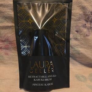 Laura Geller Black Retractable Kabuki Brush
